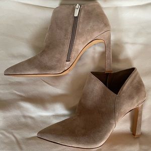 Vince Camuto Selsta Bootie Size 9 NIB
